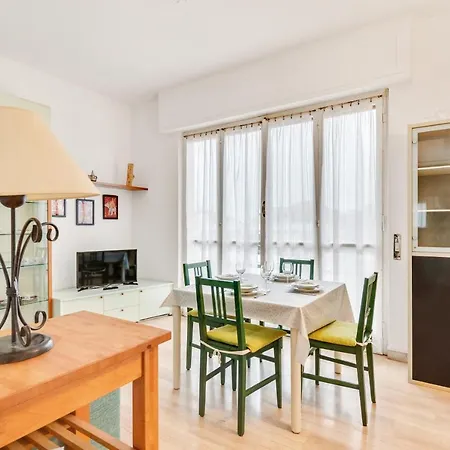 Roomy Apartment Albissola Marina